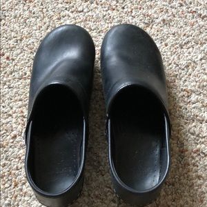 Black Dansko Shoes - size 40
